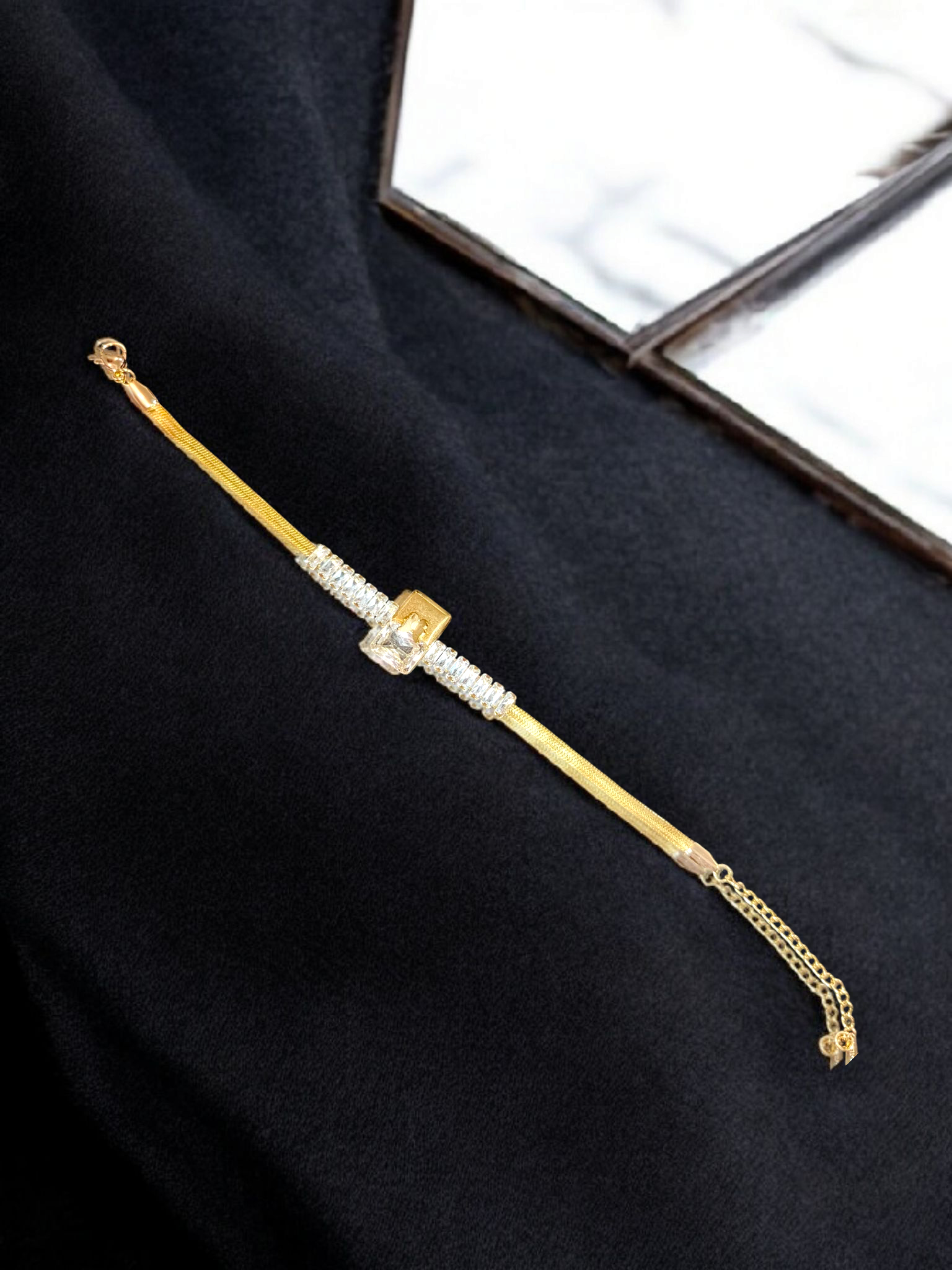 golden beige bracelet 010
