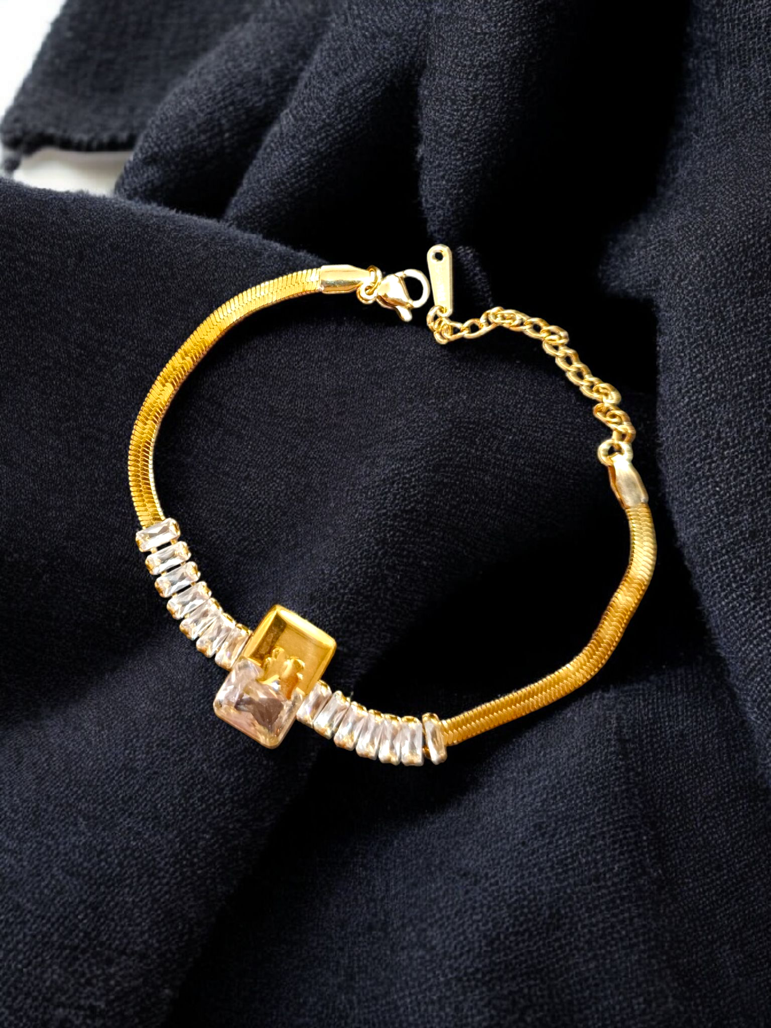 golden beige bracelet 010