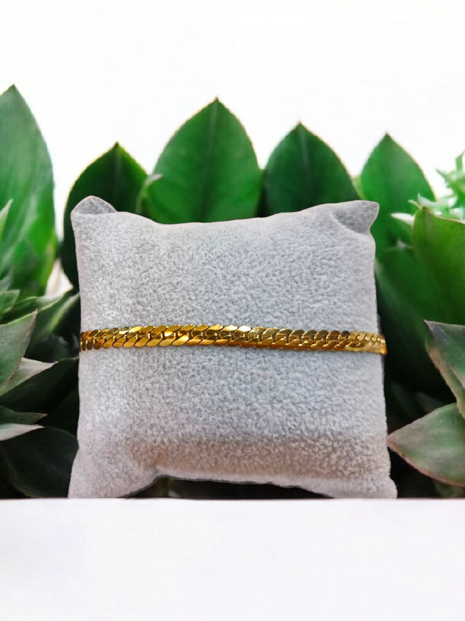 Gold bracelet 017